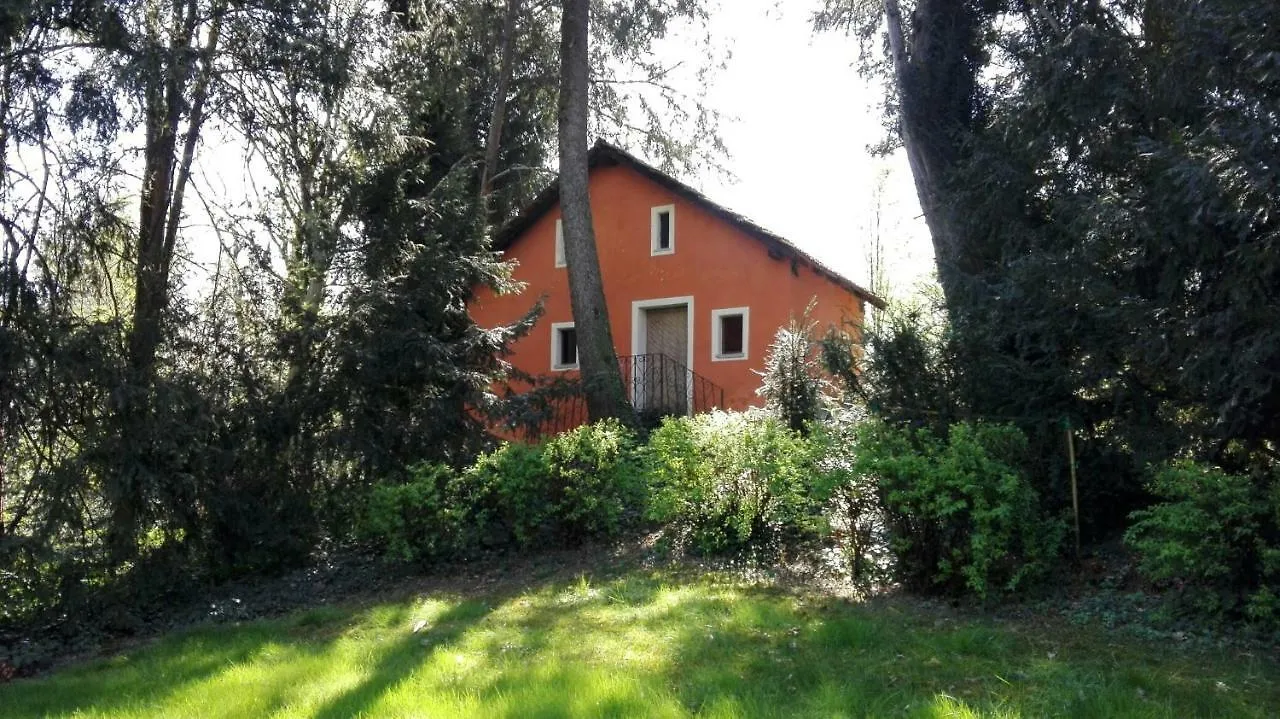 בית הארחה Stagno Lombardo 	Agriturismo Cascina Farisengo בית כפרי