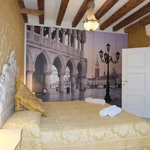 la-residenza-di-carlo.hotelslidodijesolo.com/