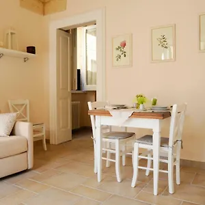 la-casetta-lecce.lecce-hotels.com/